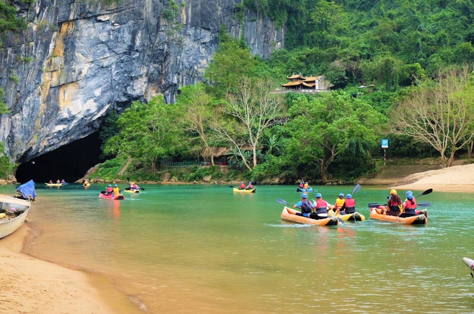 Kinh nghiệm du lịch Quảng Bình từ A - Z: Cẩm nang cho solo travel
