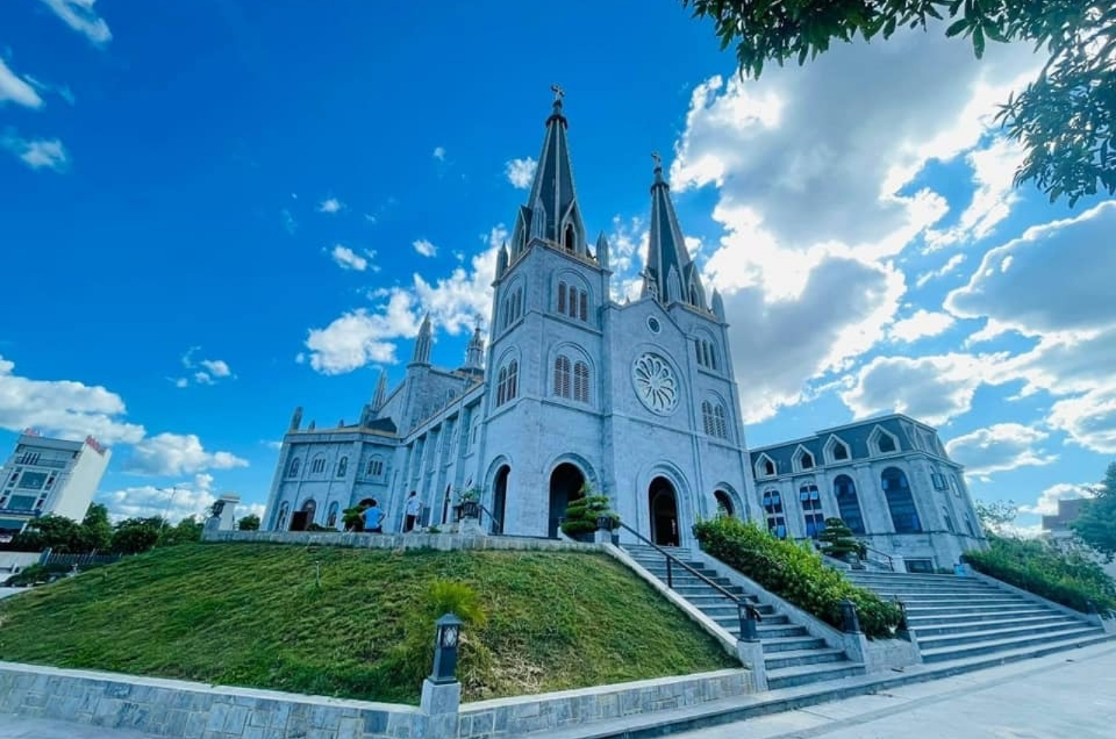 Check-in tại Nhà thờ Tam Tòa