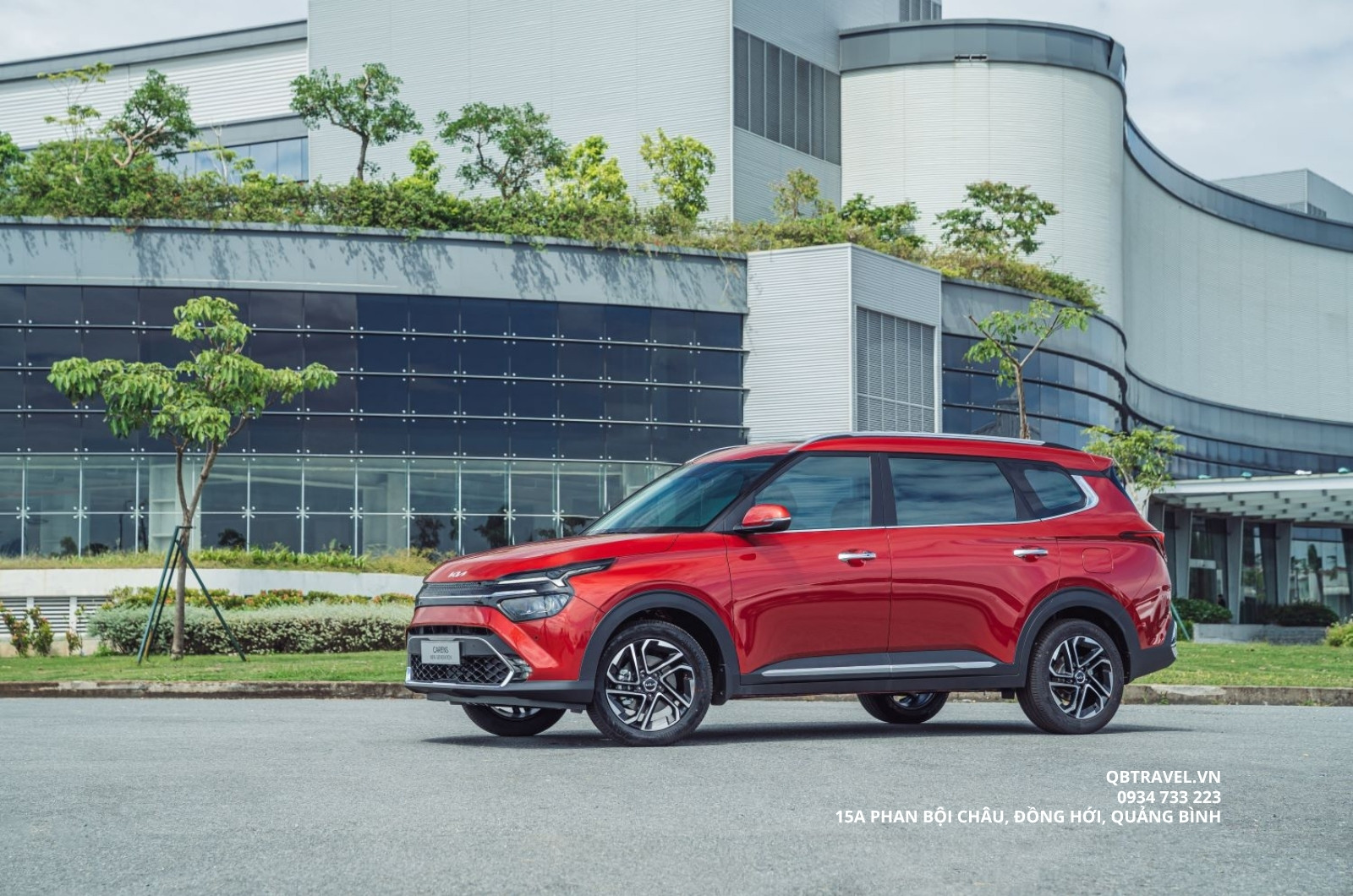 Kia Carens nhỏ gọn, sang trọng, phù hợp di chuyển nội thành