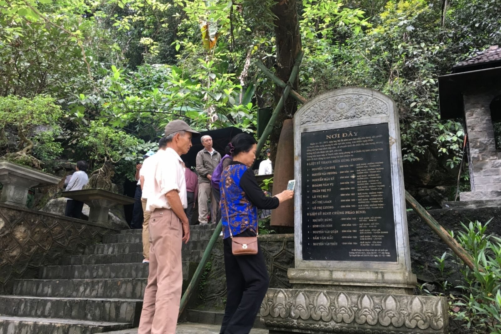 Du khách nên tìm hiểu về du lịch tâm linh trước khi đi