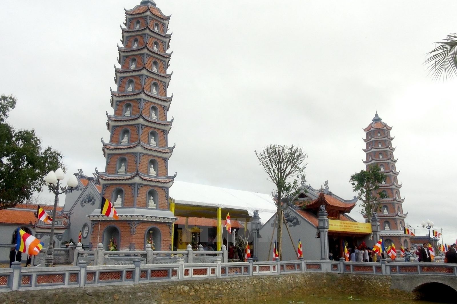 Du lịch tâm linh lưu giữ những giá trị văn hóa tốt đẹp