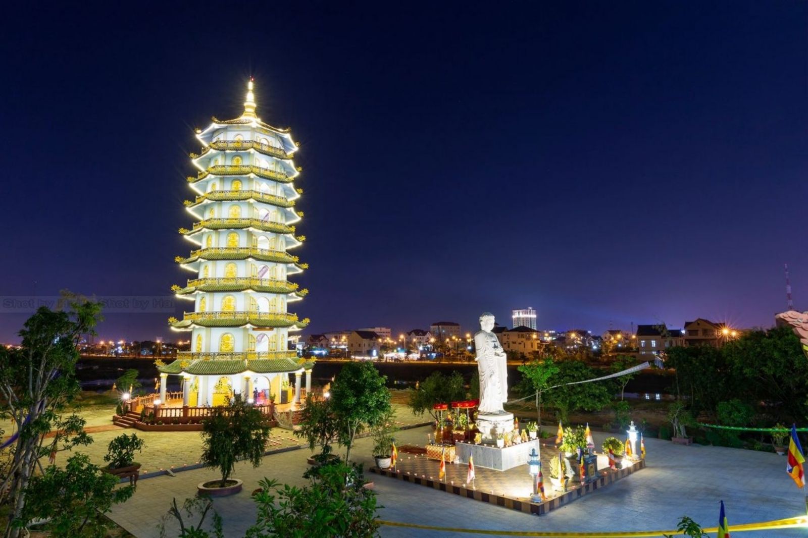Chùa Đại Giác về đêm