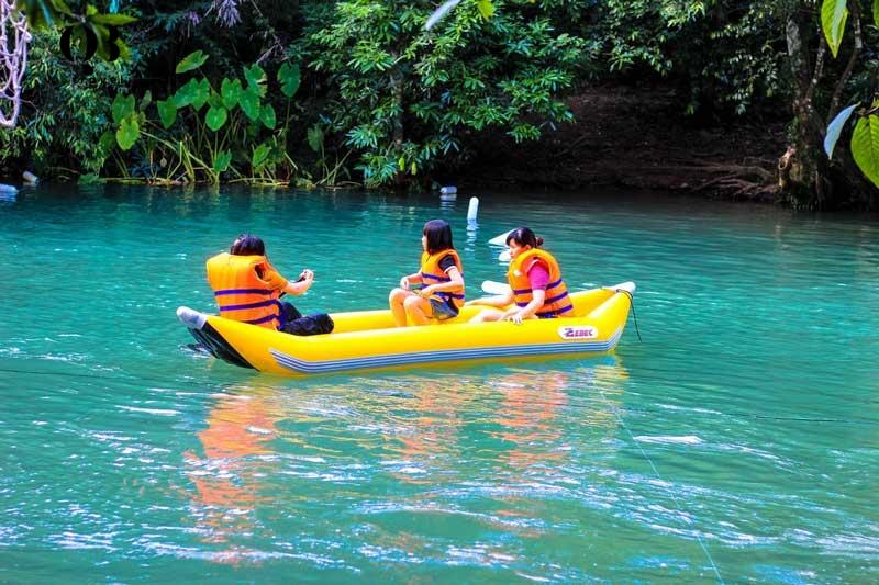 Chèo thuyền Kayak là hoạt động giúp gắn kết tình cảm giữa các thành viên trong gia đình