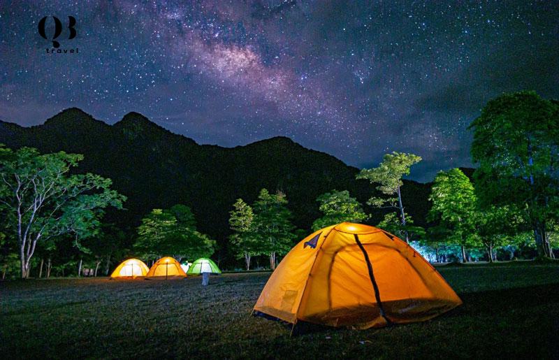 Hoạt động cắm trại dưới trời đêm tại Thung lũng