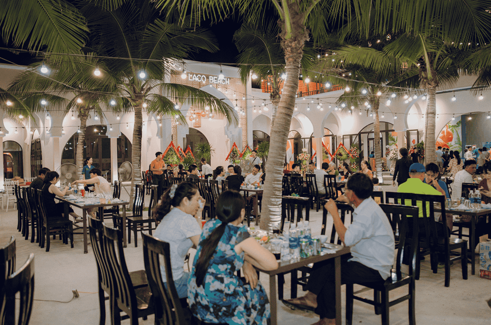 Không gian thoáng đãng tại Lá Cọ beach