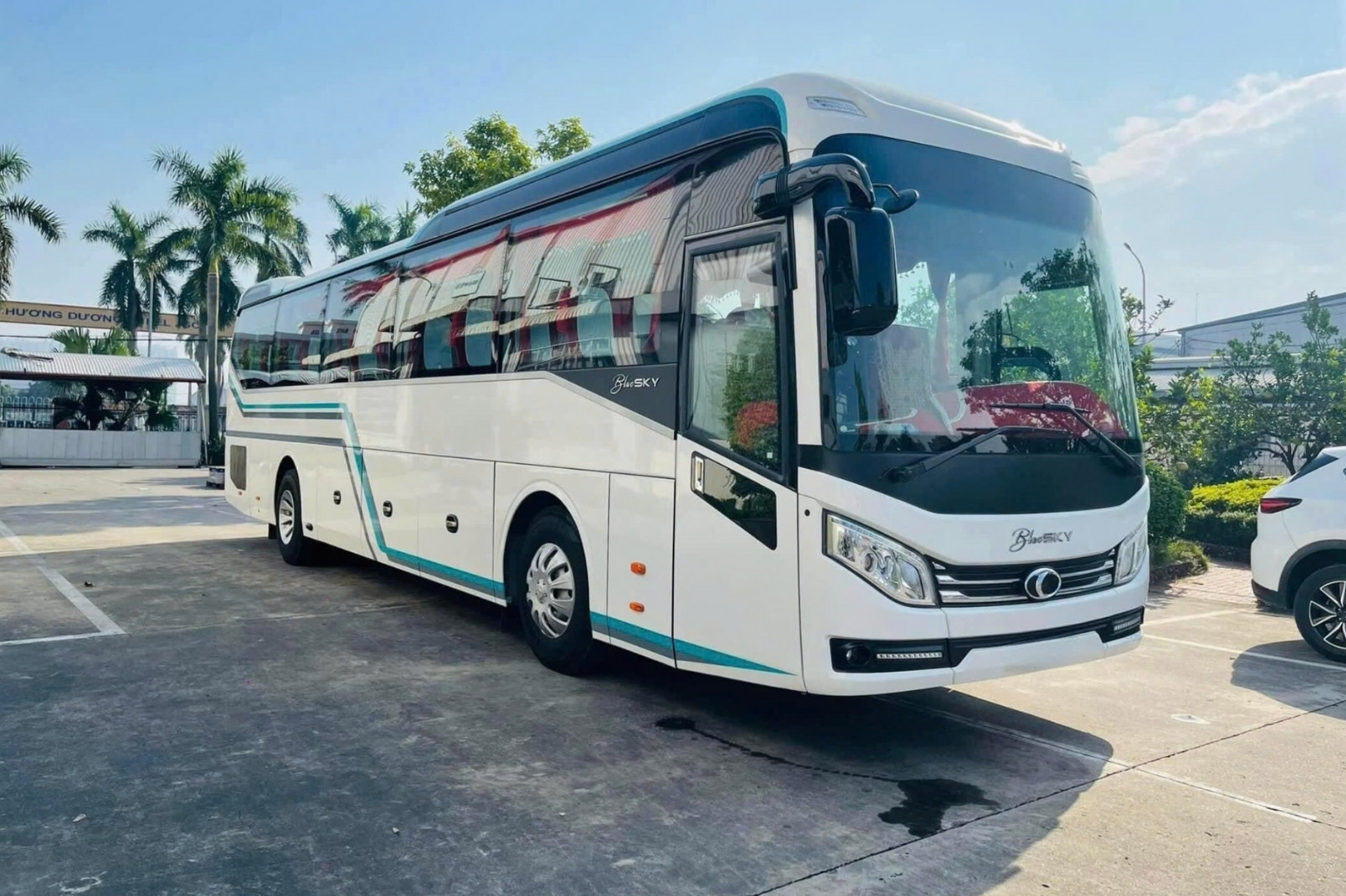 Thue-xe-du-lich-hay-di-tour-tot-nhat