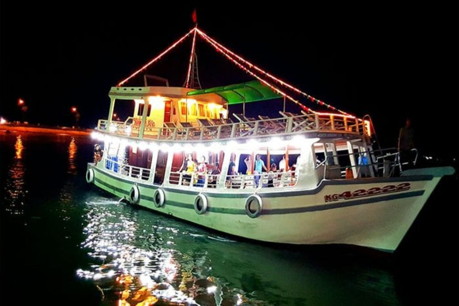 Trải nghiệm tour câu mực đêm ở biển Nhật Lệ