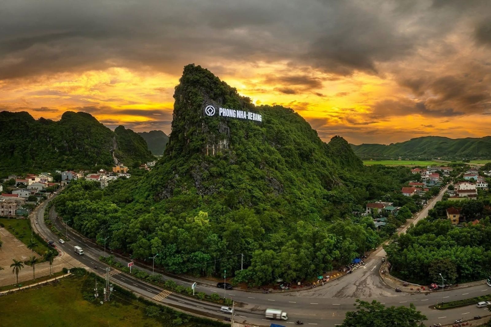 Thuê xe du lịch từ Đồng Hới đến Phong Nha