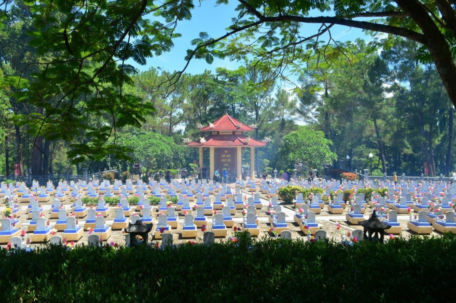 Hang-van-anh-linh-liet-si-da-nam-lai-tren-tuyen-duong-huyen-thoai