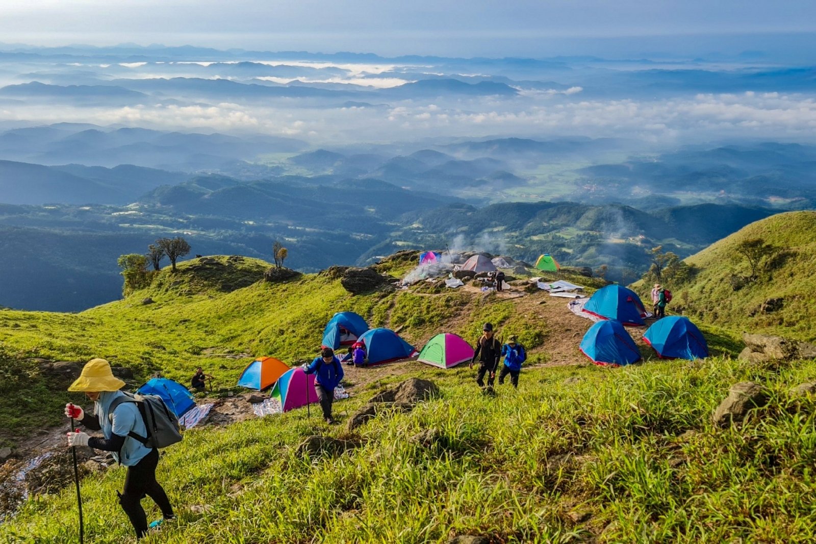 Trekking-dinh-pa-thien-voi-mep
