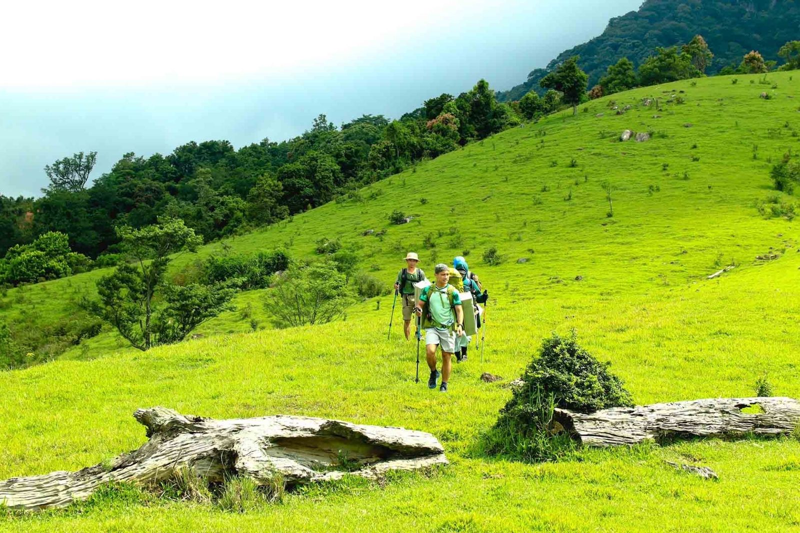 Trekking-doi-co-xa-reng-quang-tri
