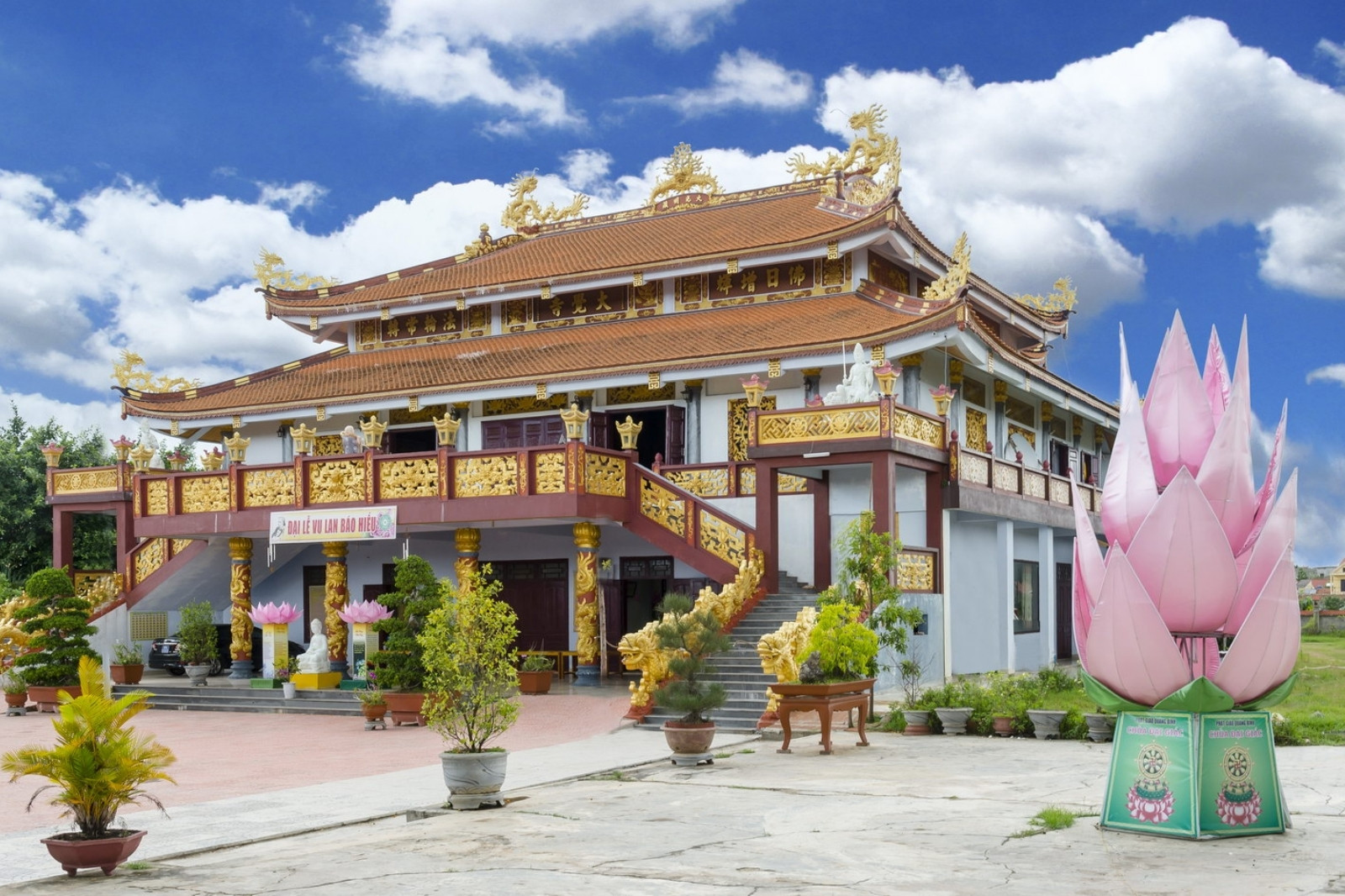 Du lịch hành hương tại Quảng Bình