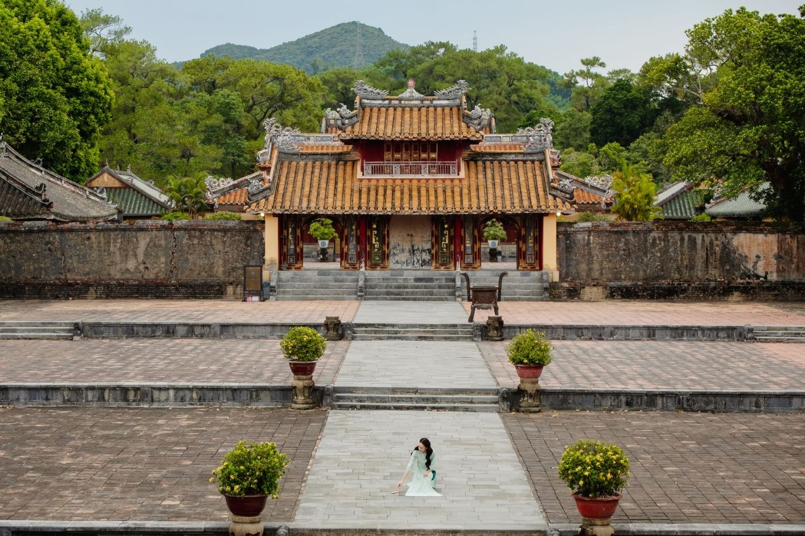 Khám phá Lăng Minh Mạng
