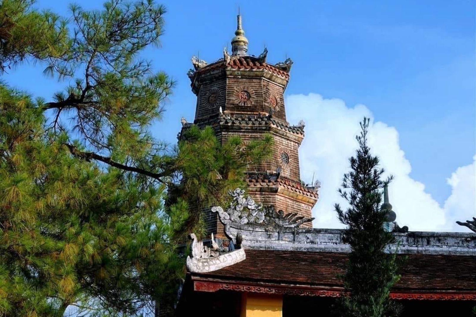 Tháp Phước Duyên chùa Thiên Mụ 