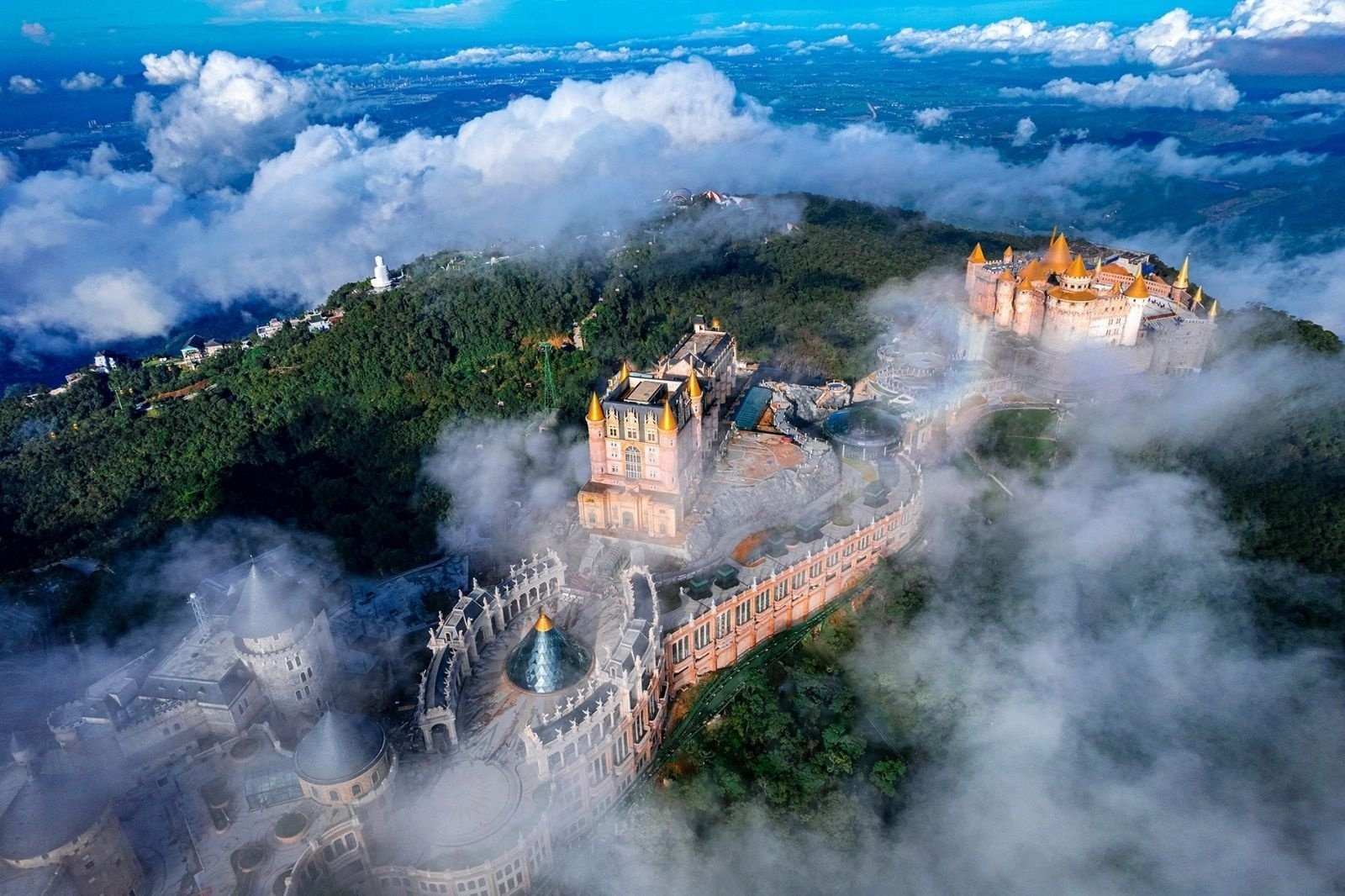 Khu du lịch Bà Nà Hill nổi tiếng tại Đà Nẵng