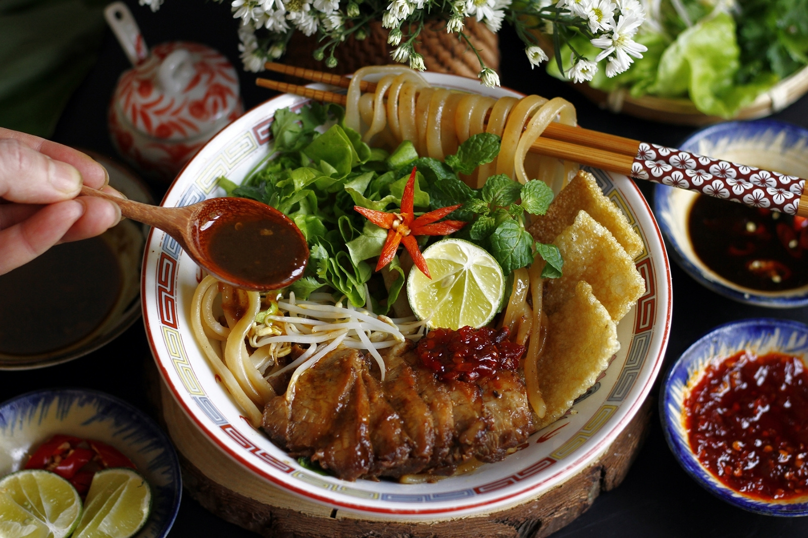 Mỗi sợi mỳ đều mang dáng dấp của một Hội An hàng trăm năm tuổi