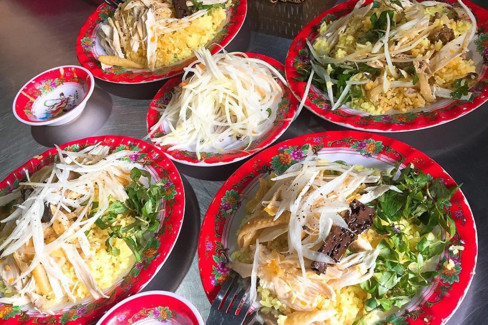 Một đĩa cơm gà Hội An với hương vị khiến bao thực khách nhớ nhung