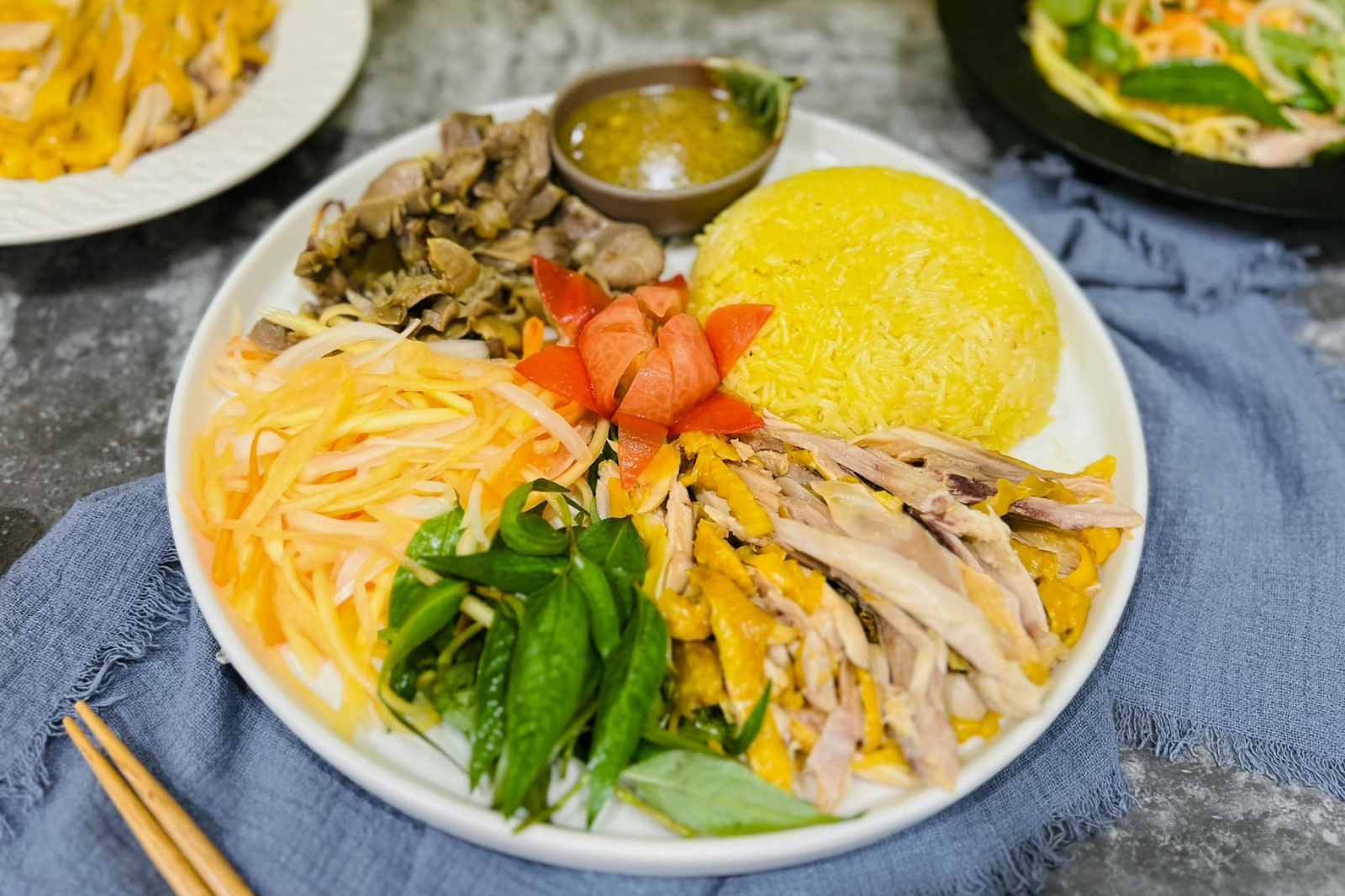 Về Hội An đừng quên thưởng thức một đĩa cơm gà đúng điệu